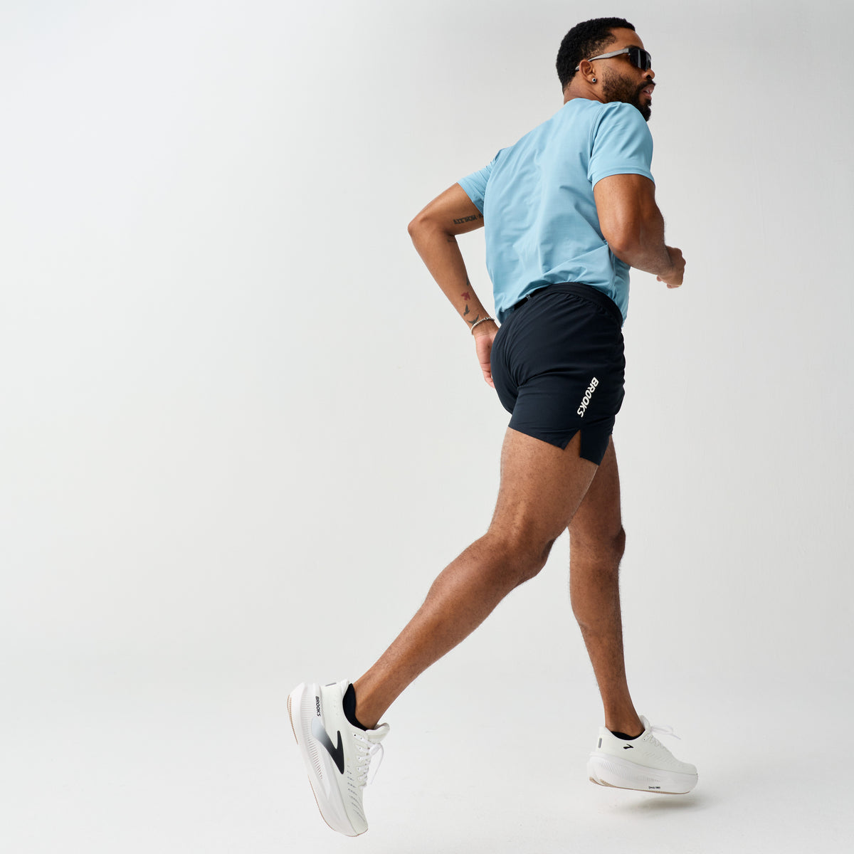 Brooks Dash Cooling Erkek Şort - Siyah