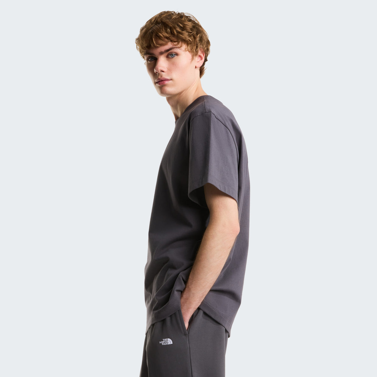 The North Face Essential Centre Logo Relaxed Erkek Tişört - Antrasit
