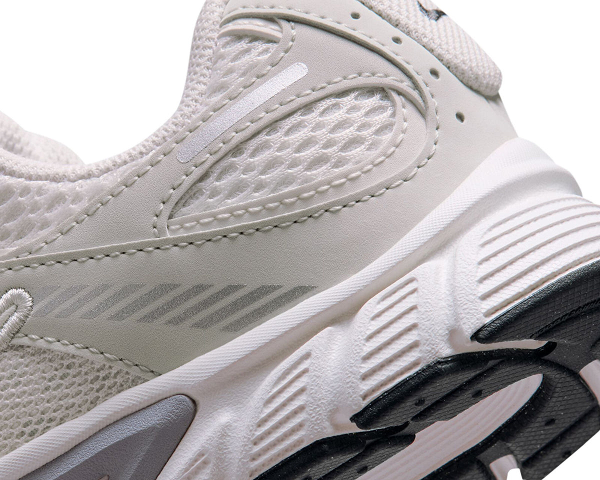 Nike V5 RNR Kadın Sneaker - Bej