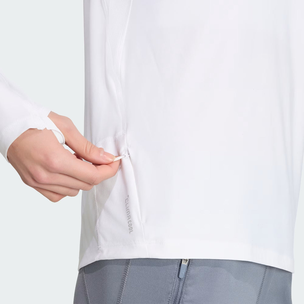 adidas adi365 Iconic Runnig 1/2 Zip Kadın Sweatshirt - Beyaz