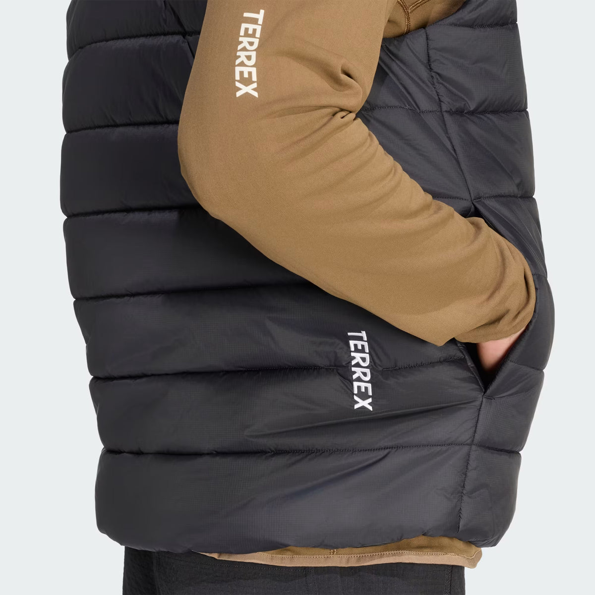 adidas Terrex Multi Essentials Climawarm Erkek Yelek - Siyah