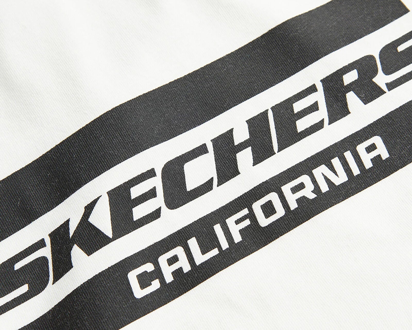 Skechers Graphic Short Sleeve Erkek Tişört - Kırık Beyaz