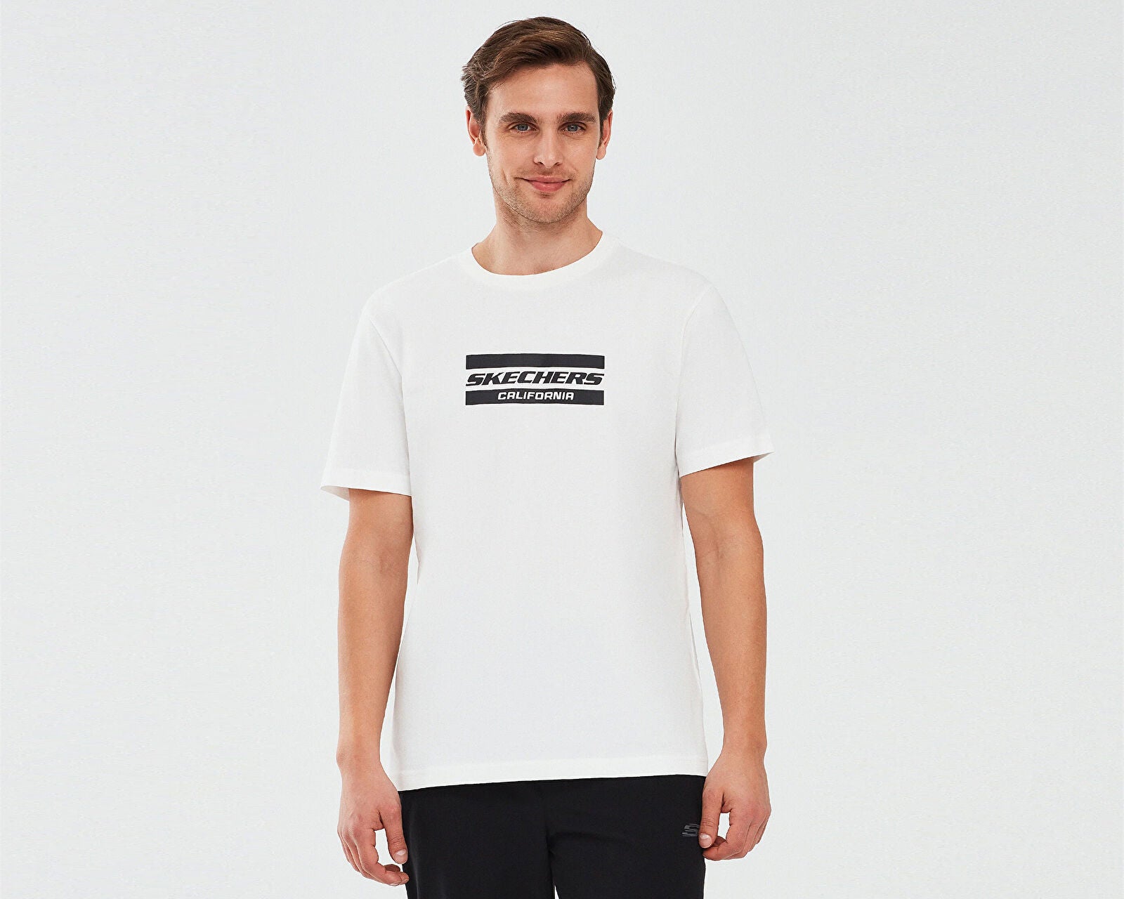 Skechers Graphic Short Sleeve Erkek Tişört - Kırık Beyaz