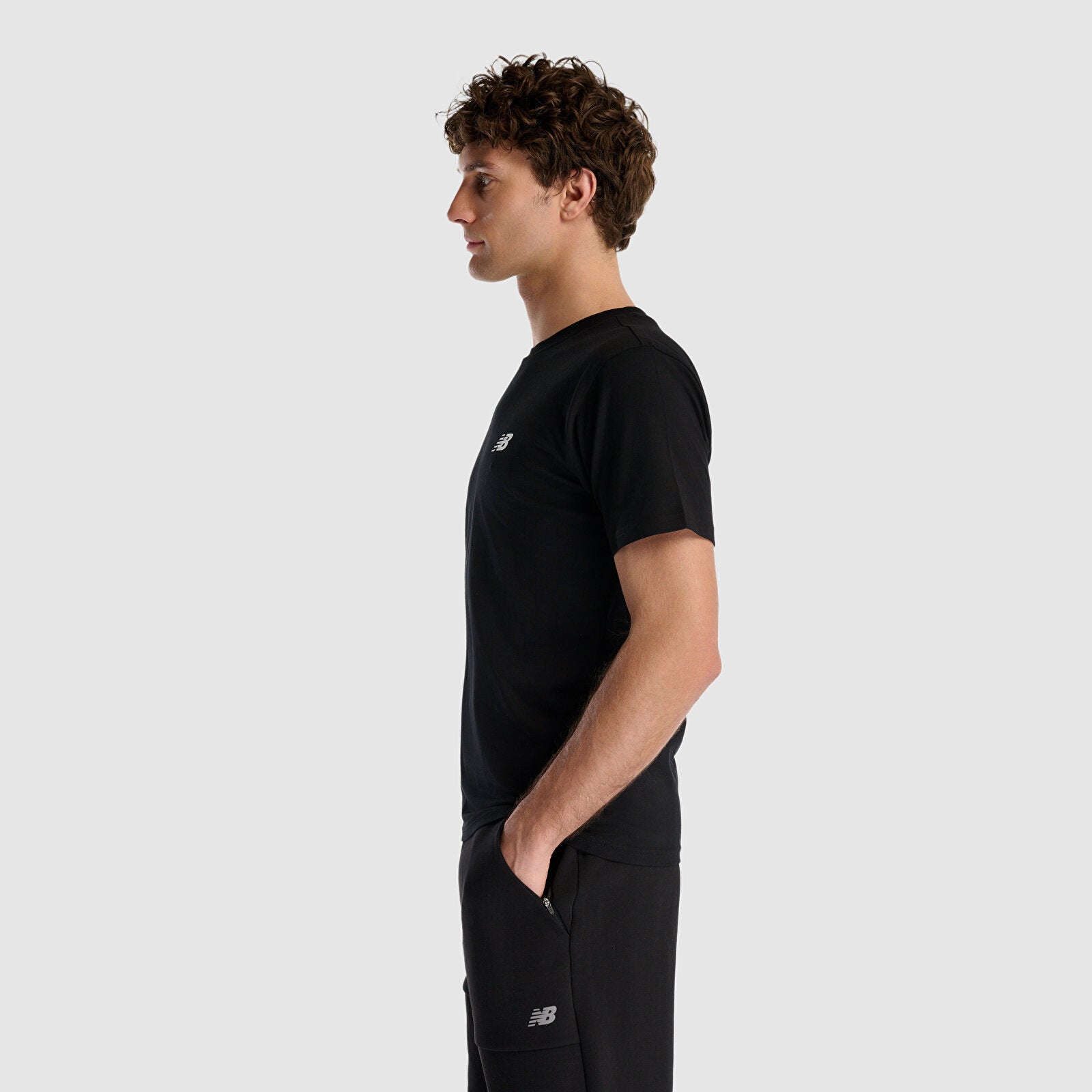 New Balance MNT1537 Erkek Tişört - Siyah