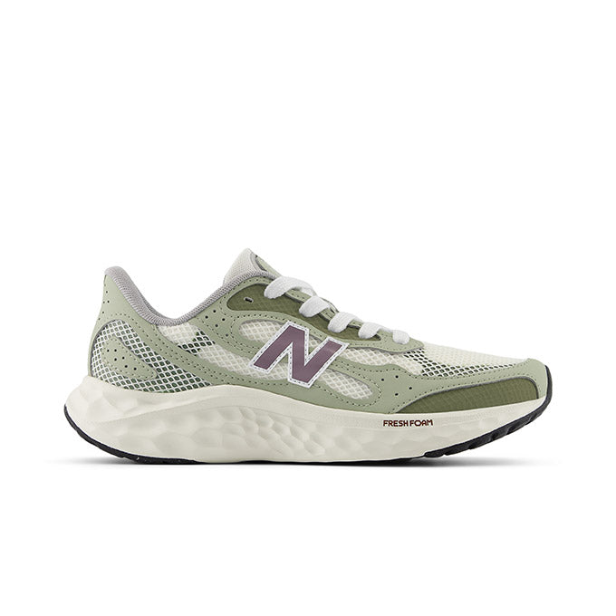New Balance  Arishi V4 Beyaz Kadın Koşu Ayakkabısı