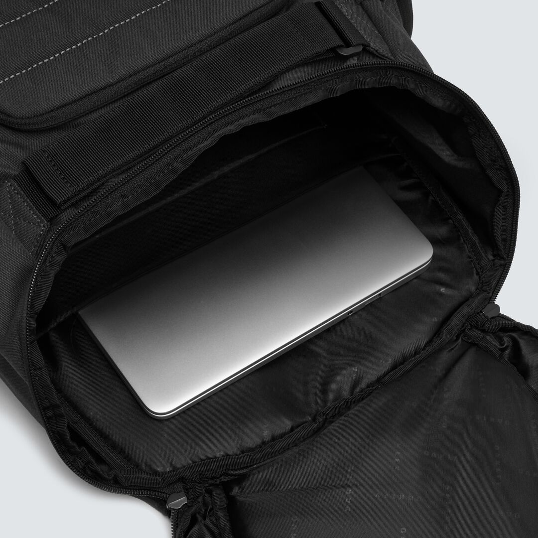 Oakley Enduro 3.0 Big Unisex Sırt Çantası - Siyah