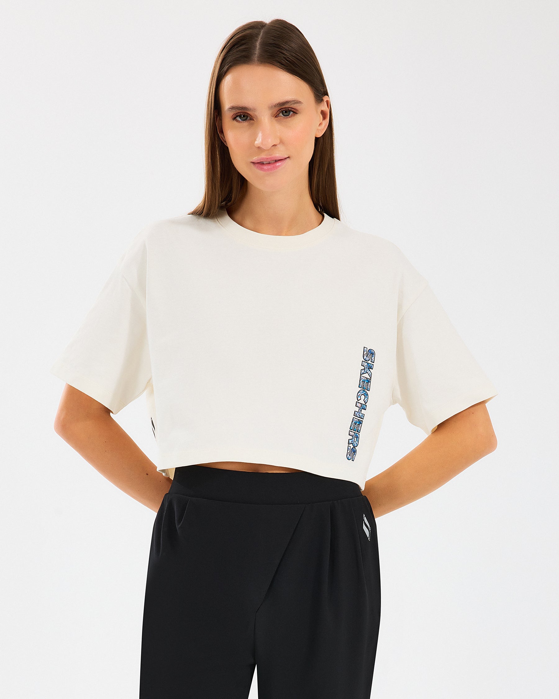 Skechers Crop Fit Graphic Beyaz Kadın T-Shirt