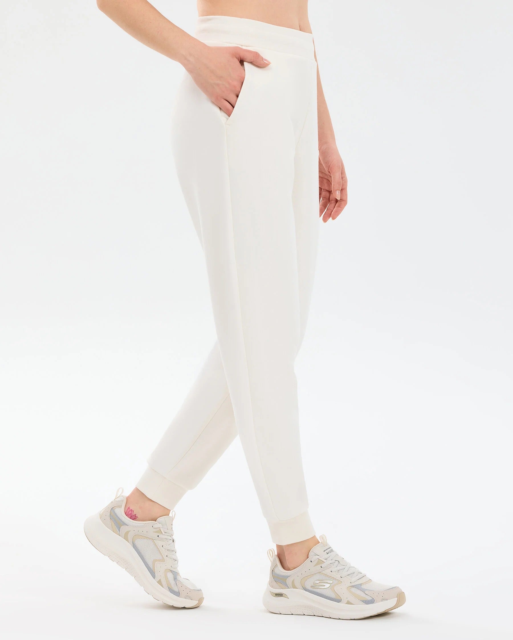 Skechers  Essential Jogger Sweatpant Kadın Eşofman Altı - Beyaz