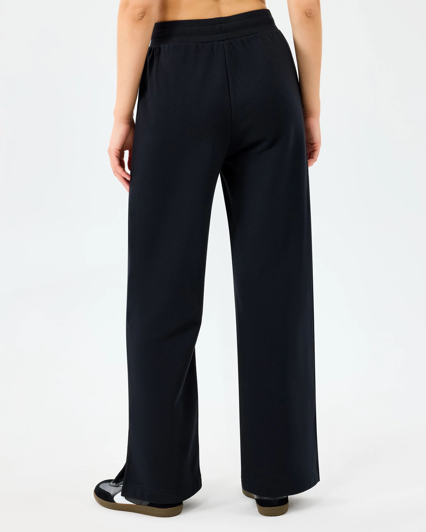 Skechers Essential Wide Leg Regular Fit Siyah Kadın Eşofman Altı