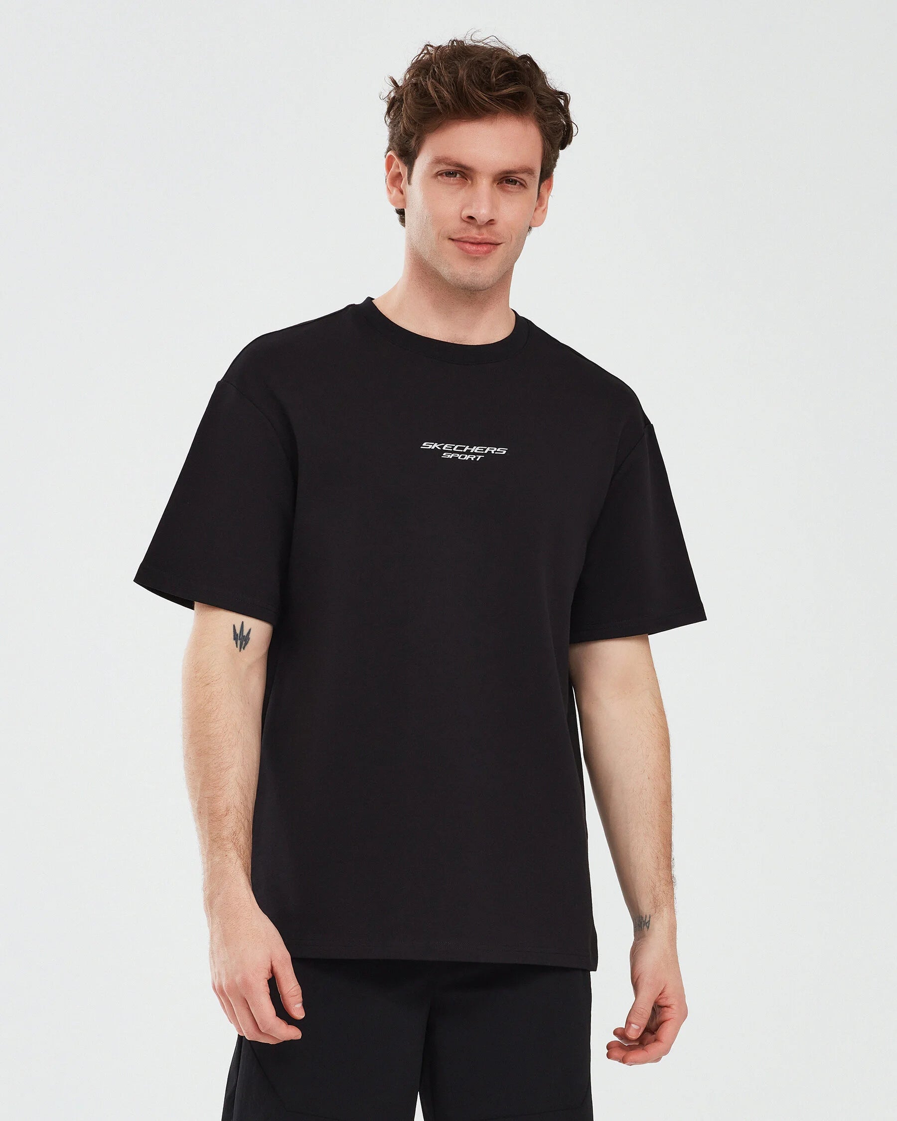 Skechers  Graphic Reflect Logo Oversize  Siyah Erkek T-Shirt