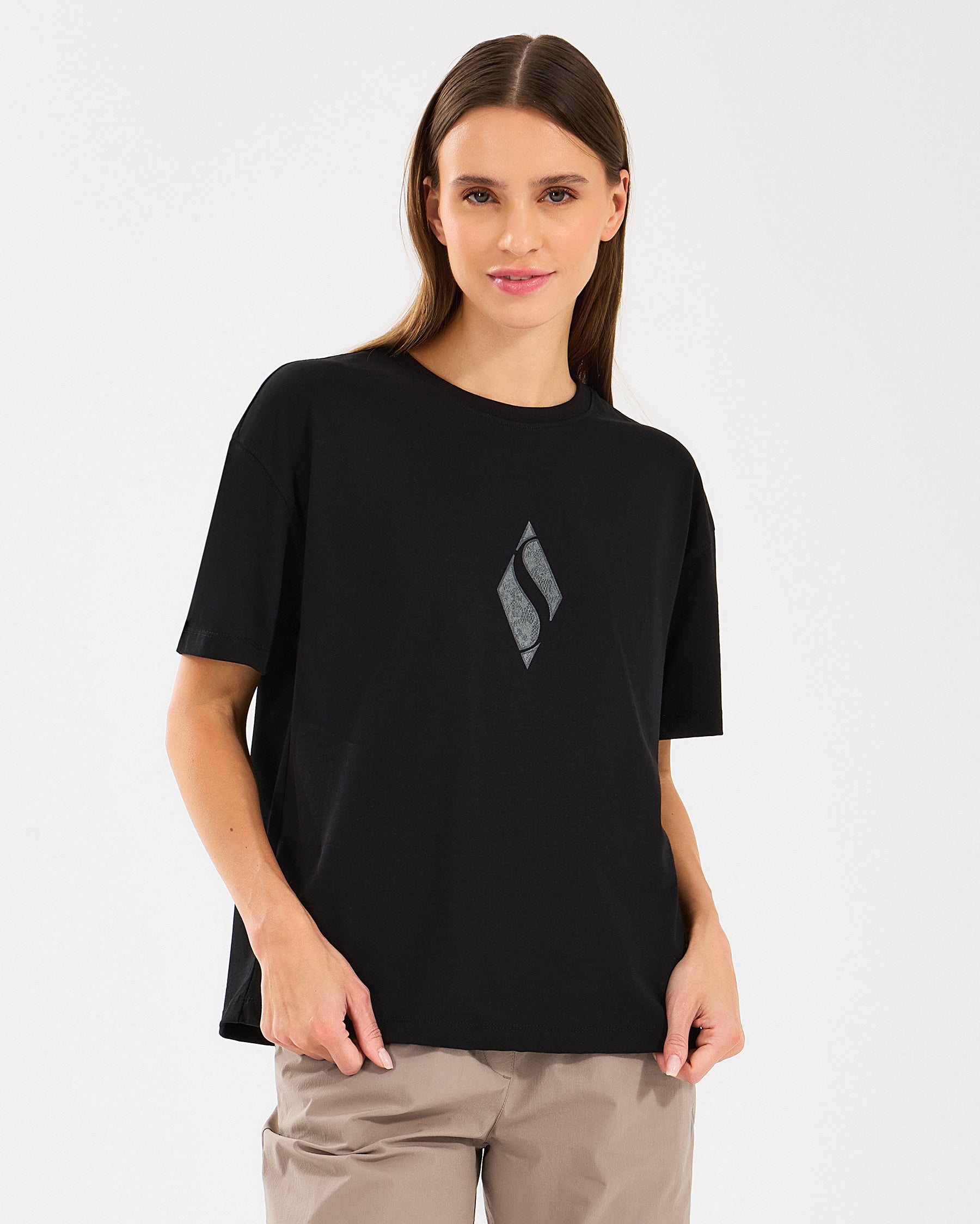 Skechers Graphic Tee Loose Fit Siyah Kadın T-Shirt